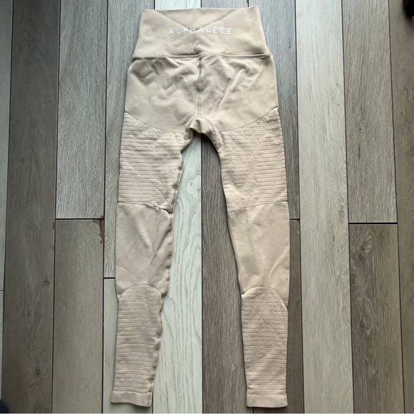 Alphalete Cream High-Waisted Leggings - Picture 4 of 5